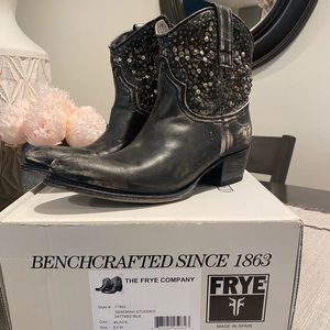 Womens frye boots size 8.0M style Deborah studded black